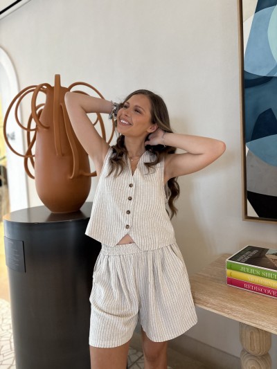 Marilou Ριγέ Μπεζ Σετ με Σορτς και Γιλέκο